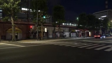 Japonya 'da Otemachi, Tokyo, gece manzaralı. 
