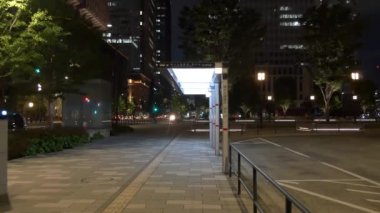 Japonya 'da Otemachi, Tokyo, gece manzaralı. 