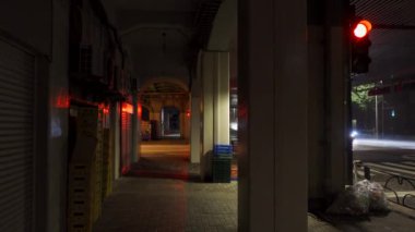 Japonya 'da Otemachi, Tokyo, gece manzaralı. 