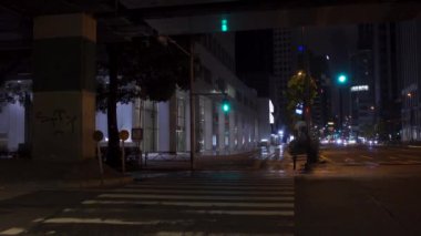 Japonya 'da Otemachi, Tokyo, gece manzaralı. 