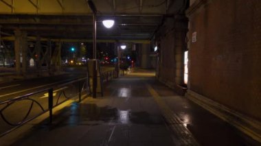 Japonya 'da Otemachi, Tokyo, gece manzaralı. 