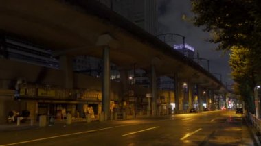 Japonya 'da Otemachi, Tokyo, gece manzaralı. 