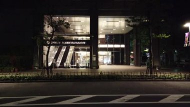 Japonya 'da Otemachi, Tokyo, gece manzaralı. 