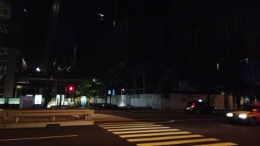 Japonya 'da Otemachi, Tokyo, gece manzaralı. 