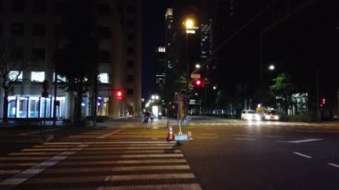 Japonya 'da Otemachi, Tokyo, gece manzaralı. 