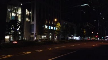 Japonya 'da Otemachi, Tokyo, gece manzaralı. 