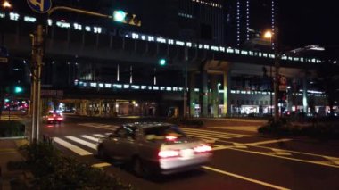 Japonya 'da Otemachi, Tokyo, gece manzaralı. 