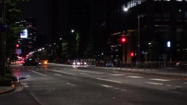 Japonya 'da Otemachi, Tokyo, gece manzaralı. 