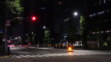Japonya 'da Otemachi, Tokyo, gece manzaralı. 