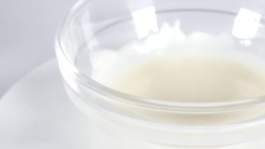 Beyaz çikolata, kısa video klibi