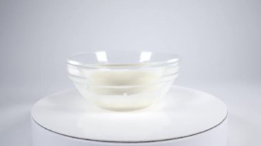 Beyaz çikolata, kısa video klibi