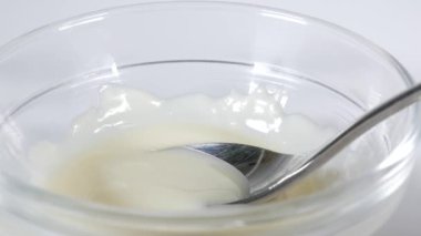 Beyaz çikolata, kısa video klibi