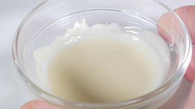 Beyaz çikolata, kısa video klibi