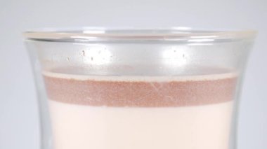 Sıcak çikolata, kısa video klibi