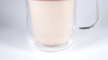 Sıcak çikolata, kısa video klibi