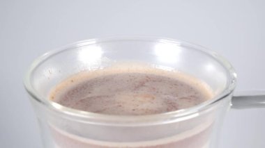 Sıcak çikolata, kısa video klibi