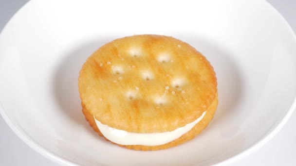 Galletas Saladas Con Chocolate Blanco — Vídeos de Stock