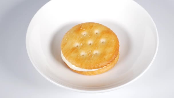 Galletas Saladas Con Chocolate Blanco — Vídeos de Stock