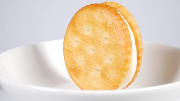 Galletas Saladas Con Chocolate Blanco — Vídeos de Stock