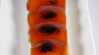Mitarashi dango, kısa video klibi