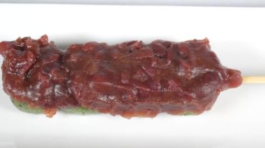 Japon yomogidango anko, kısa video klibi