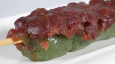 Japon yomogidango anko, kısa video klibi