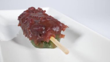 Japon yomogidango anko, kısa video klibi
