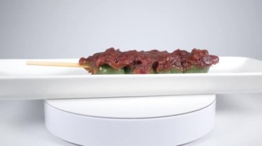 Japon yomogidango anko, kısa video klibi