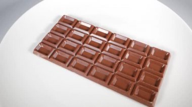 Sütlü çikolata, kısa video klibi