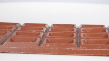 Sütlü çikolata, kısa video klibi