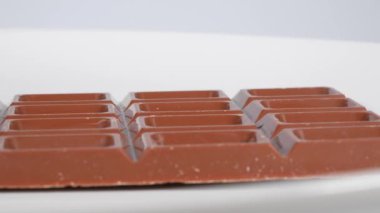 Sütlü çikolata, kısa video klibi