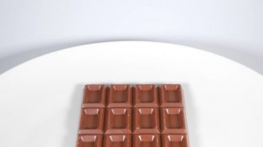 Sütlü çikolata, kısa video klibi