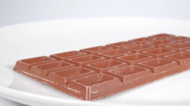 Sütlü çikolata, kısa video klibi