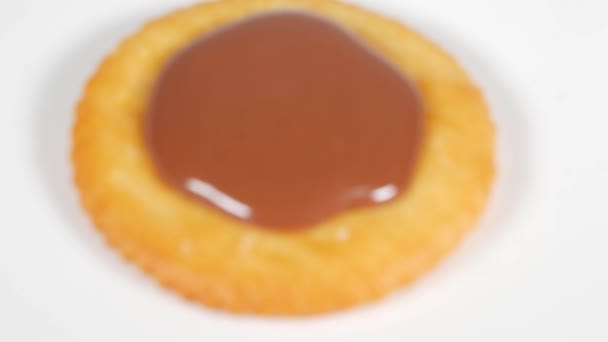 加巧克力的圆饼干 — 图库视频影像