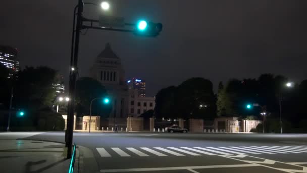 日本国会大厦全国饮食大楼夜景 — 图库视频影像