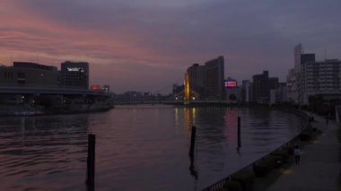 Tokyo 'nun Sumida Nehri manzarası