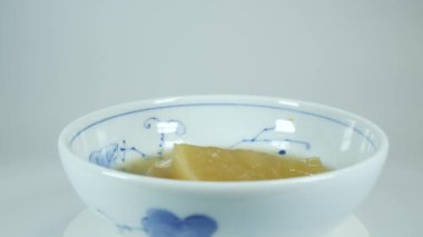 Japon yahnisi Oden, kısa video klibi