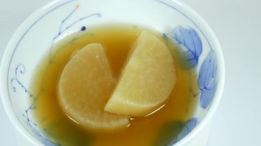 Japon yahnisi Oden, kısa video klibi