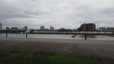 Tokyo Arakawa nehir yatağı, video klibi