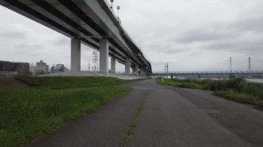 Tokyo Arakawa nehir yatağı, video klibi