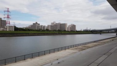 Tokyo Arakawa nehir yatağı, video klibi