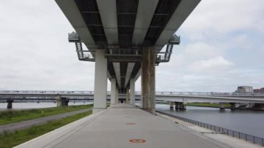 Tokyo Arakawa nehir yatağı, video klibi