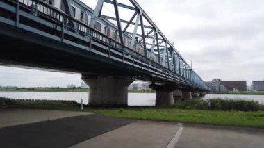 Tokyo Arakawa nehir yatağı, video klibi