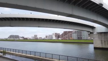 Tokyo Arakawa nehir yatağı, video klibi