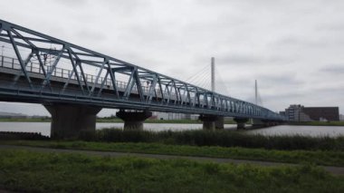 Tokyo Arakawa nehir yatağı, video klibi