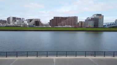 Tokyo Arakawa nehir yatağı, video klibi