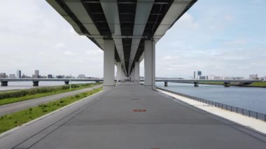 Tokyo Arakawa nehir yatağı, video klibi