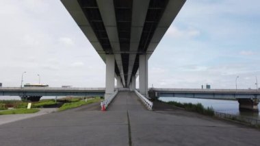 Tokyo Arakawa nehir yatağı, video klibi