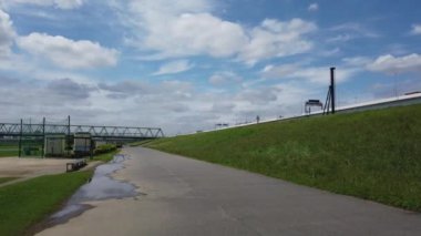 Tokyo Arakawa nehir yatağı, video klibi