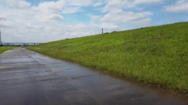 Tokyo Arakawa nehir yatağı, video klibi